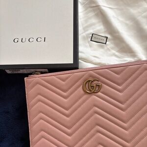 Gucci pink wristlet pouch
